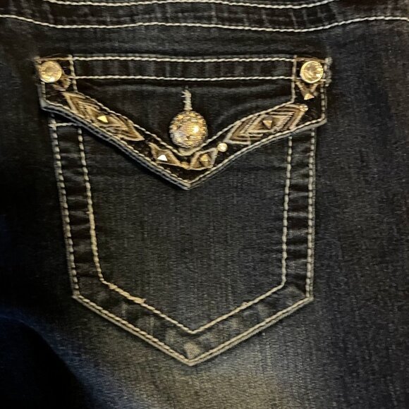 SUKO Size 29x31" Avery Slim Bootcut Faded Mid Rise Distressed Blue Denim… - Picture 9 of 12